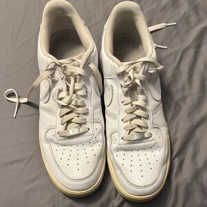 Stylish White AF1 Men's Sneakers